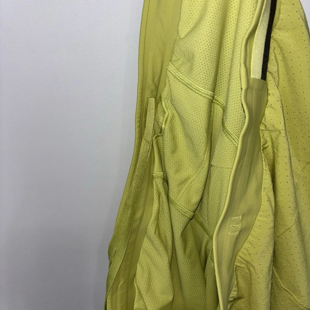 Lululemon x Barry's Wasabi Running Shorts Reflective Perforated Lime XL